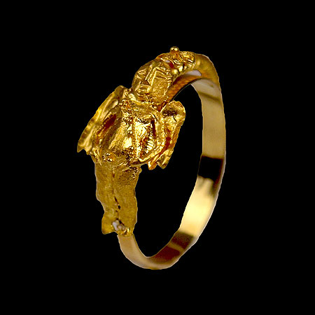 A fine Greek Gold Ring/Earring for Eros, ca 2nd century BC