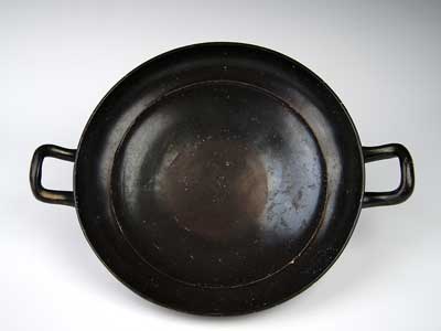 An Attic Black-Glazed stemless kylix, ca 5th century BC