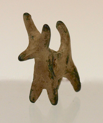 A fine Persian bronze dog, ca 500 - 300 BC