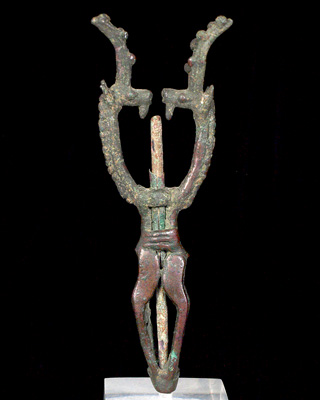 A Near Eastern bronze heraldic animal standard, Luristan: 9th-7th Century BC