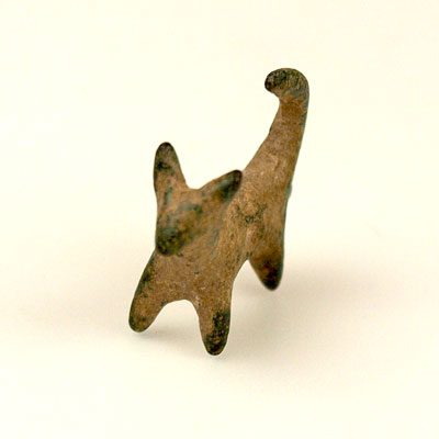 A charming Persian bronze cat, ca 500 - 300 BC